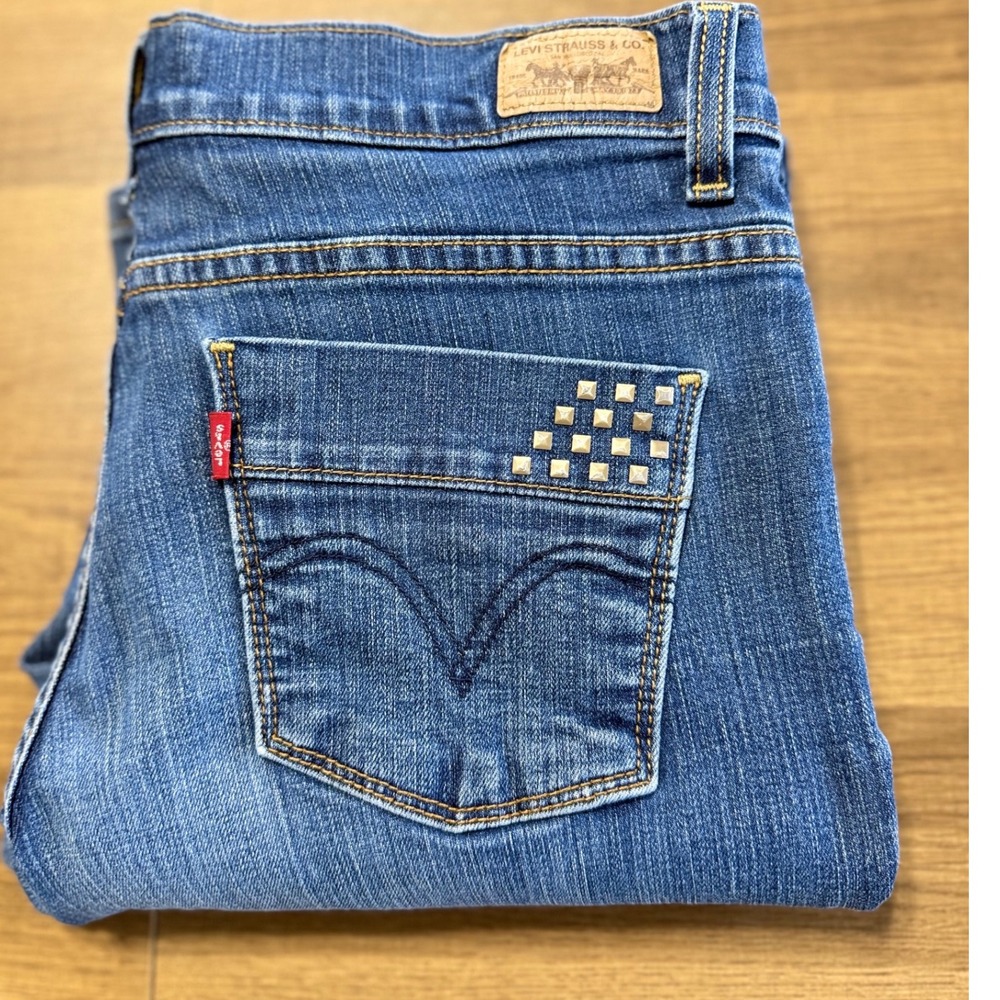 Levi's Women's Perfectly Slimming Straight 512 Jeans Medium Wash  Pockets  6M